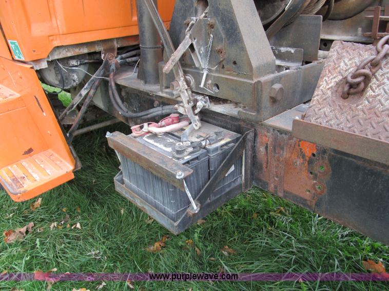 image for item E5638 1974 Ford 8000 winch truck