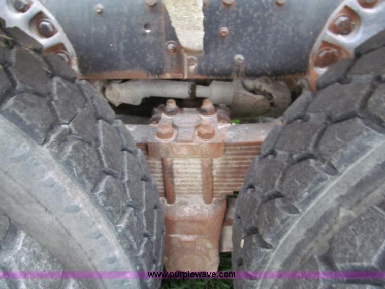 image for item E5638 1974 Ford 8000 winch truck