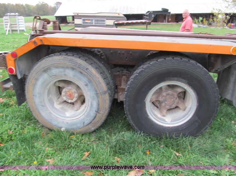 image for item E5638 1974 Ford 8000 winch truck