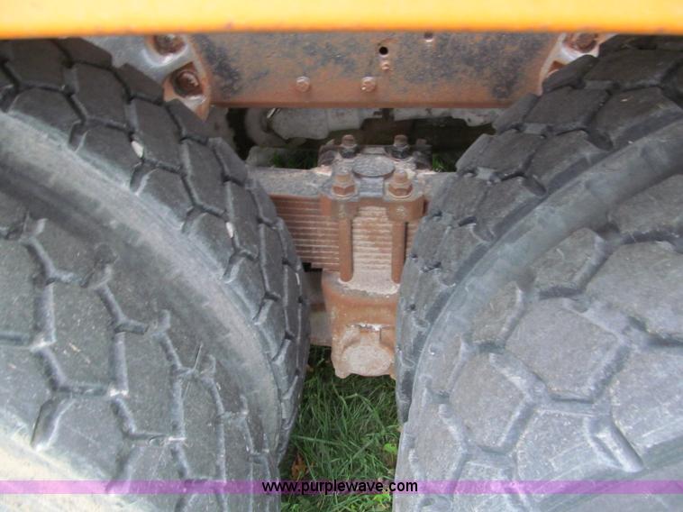 image for item E5638 1974 Ford 8000 winch truck