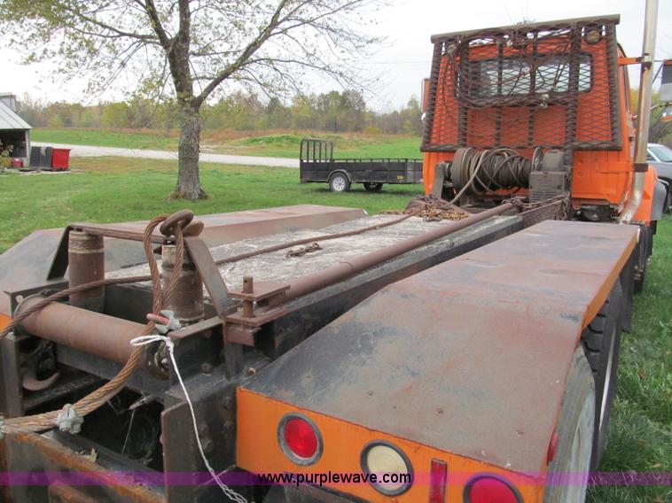 image for item E5638 1974 Ford 8000 winch truck