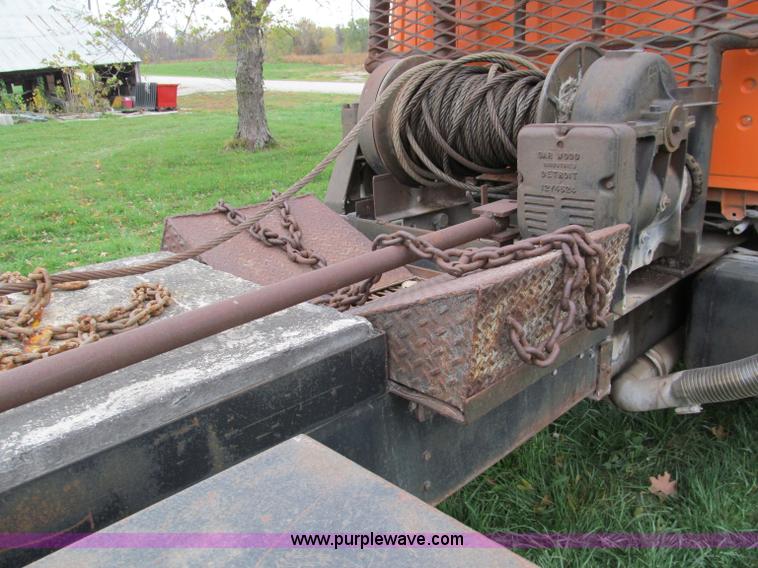 image for item E5638 1974 Ford 8000 winch truck