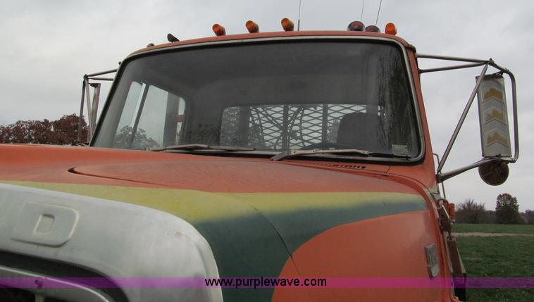 image for item E5638 1974 Ford 8000 winch truck