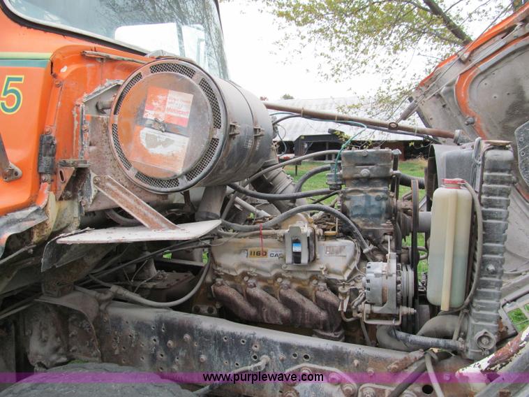 image for item E5638 1974 Ford 8000 winch truck