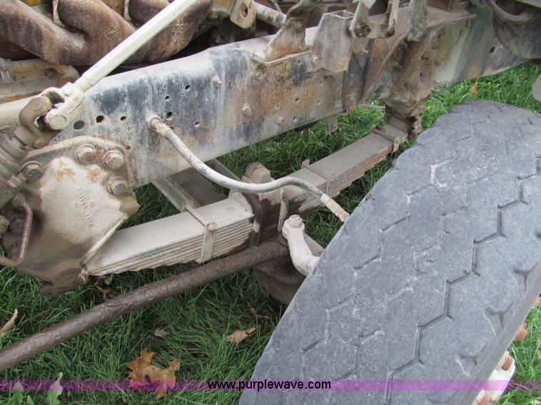 image for item E5638 1974 Ford 8000 winch truck