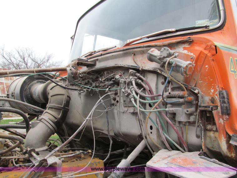 image for item E5638 1974 Ford 8000 winch truck