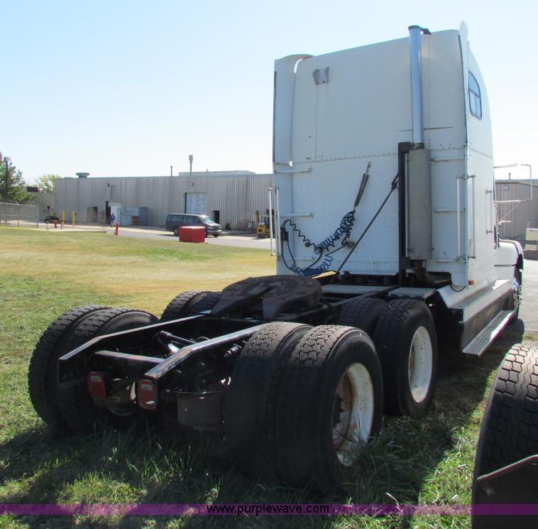 image for item E8126 1995 Freightliner FLD112 semi truck