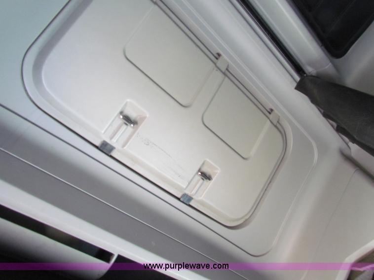 image for item E8126 1995 Freightliner FLD112 semi truck