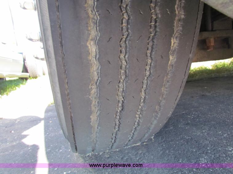 image for item E8126 1995 Freightliner FLD112 semi truck