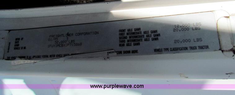 image for item E8126 1995 Freightliner FLD112 semi truck