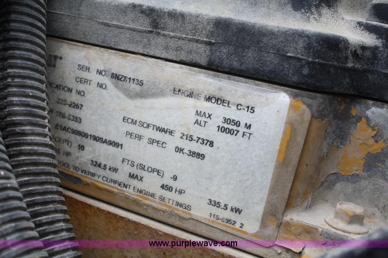 image for item F2699 2003 Kenworth T800 semi truck