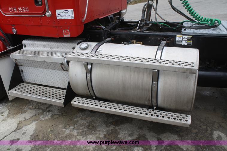 image for item F2699 2003 Kenworth T800 semi truck