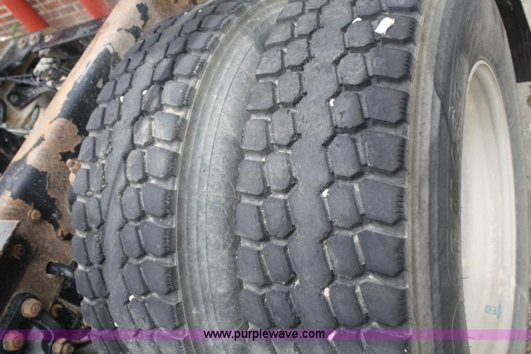 image for item F2699 2003 Kenworth T800 semi truck