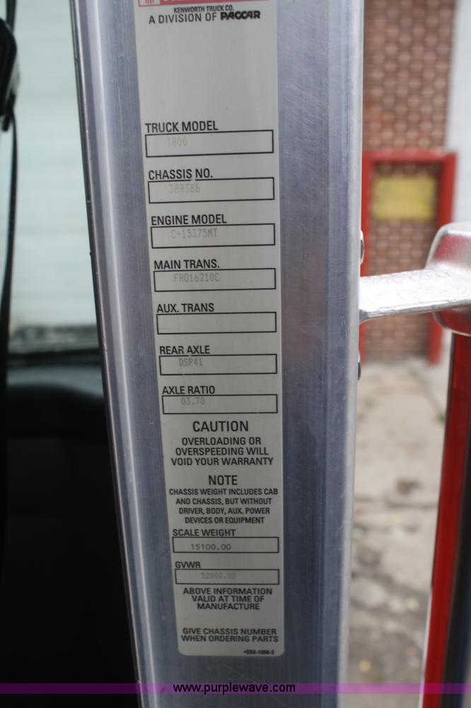 image for item F2699 2003 Kenworth T800 semi truck