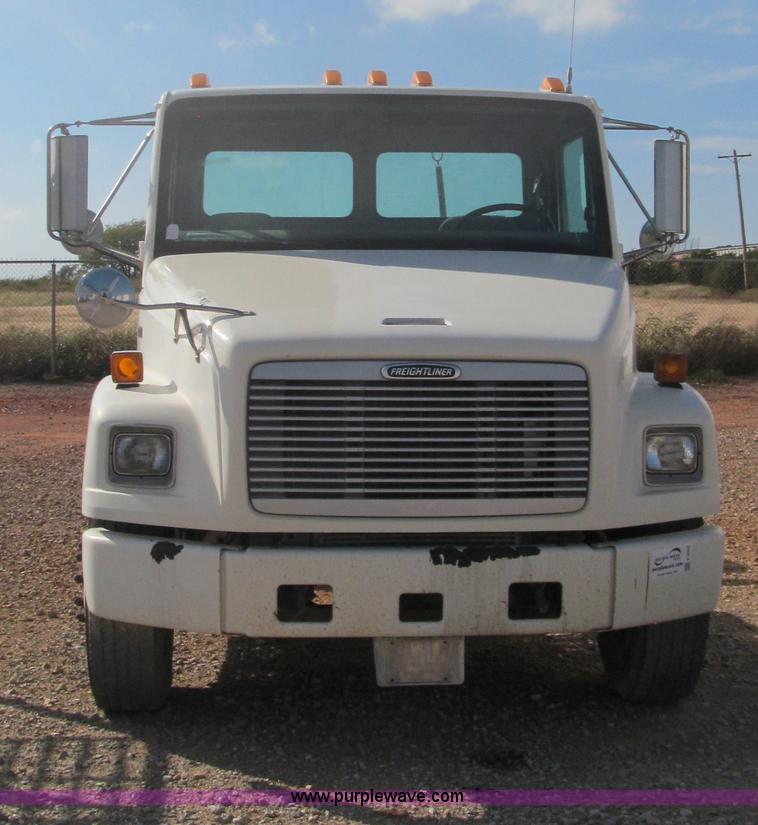 image for item F3054 1997 Freightliner FL70 semi truck
