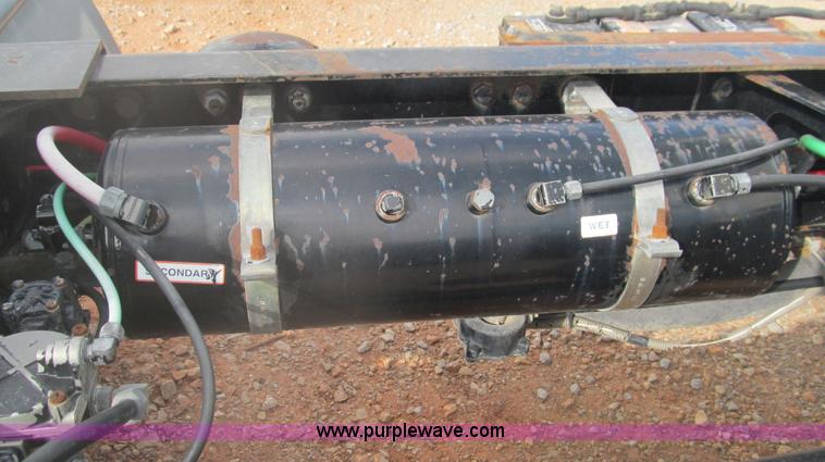 image for item F3054 1997 Freightliner FL70 semi truck