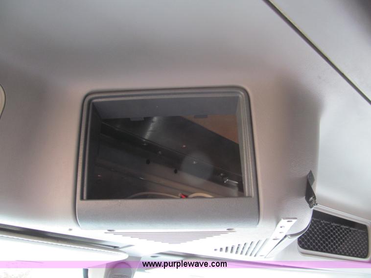 image for item F4634 2007 Freightliner ST120 semi truck