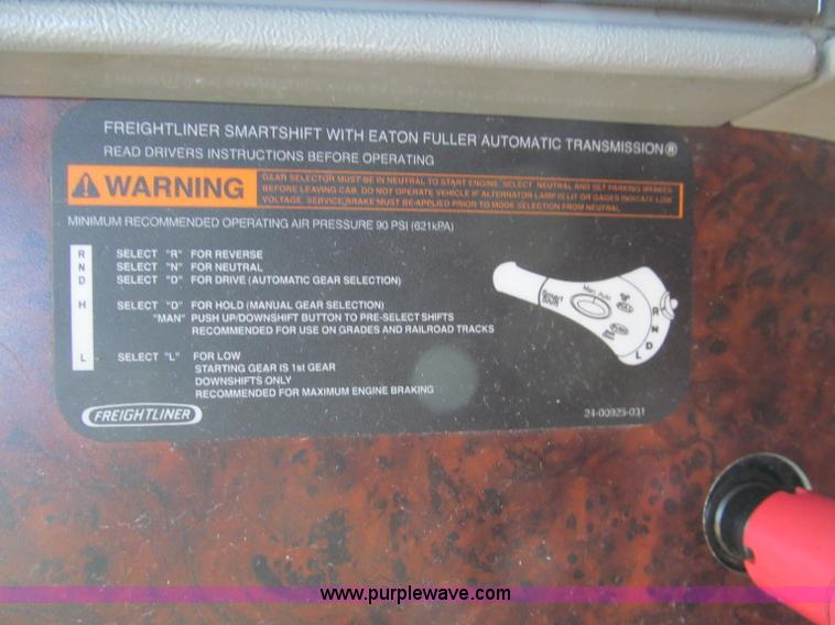 image for item F4634 2007 Freightliner ST120 semi truck