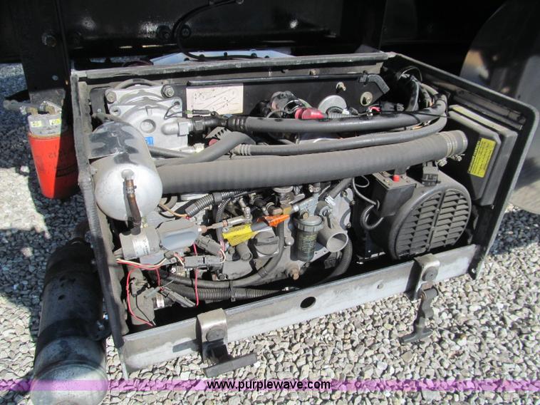 image for item F4634 2007 Freightliner ST120 semi truck