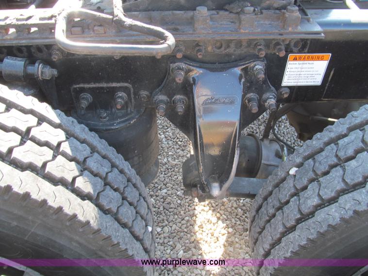 image for item F4634 2007 Freightliner ST120 semi truck