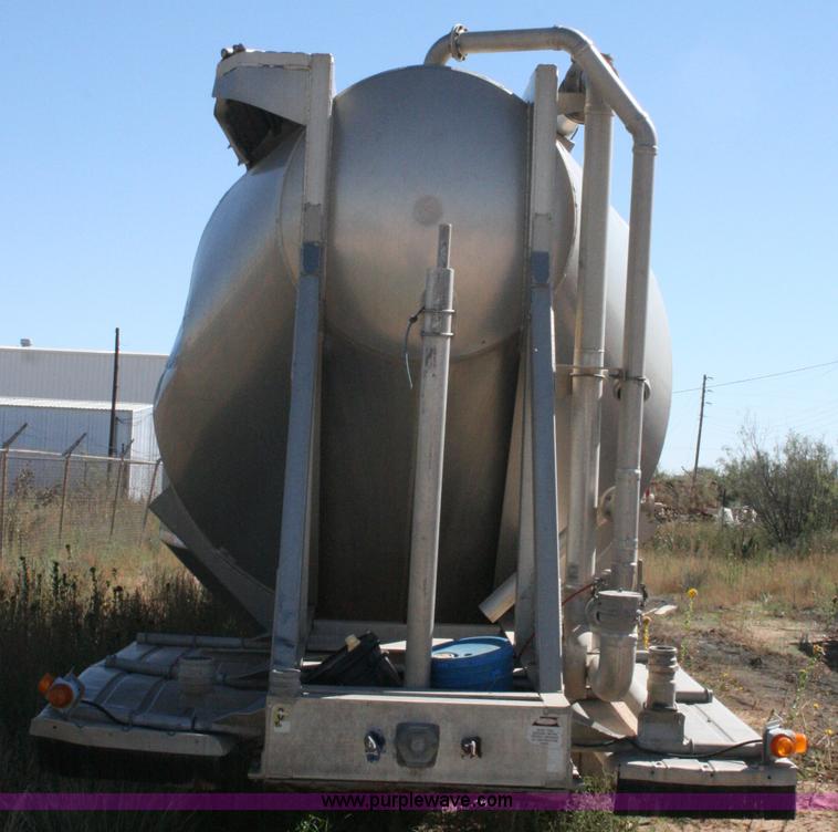 image for item G5526 1989 J&L pneumatic dry bulk trailer