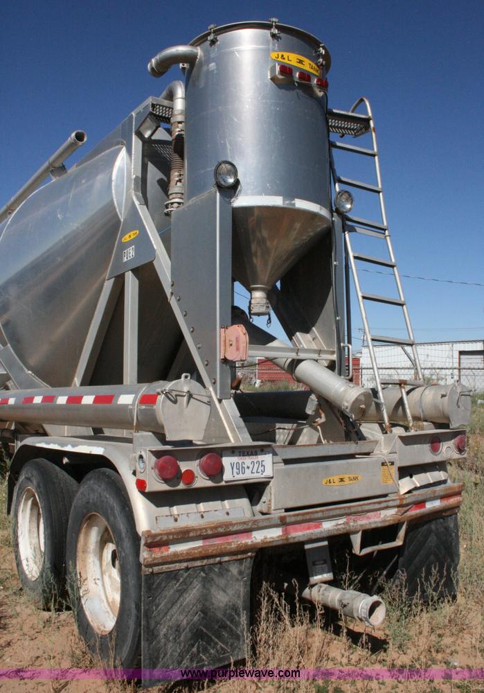 image for item G5526 1989 J&L pneumatic dry bulk trailer