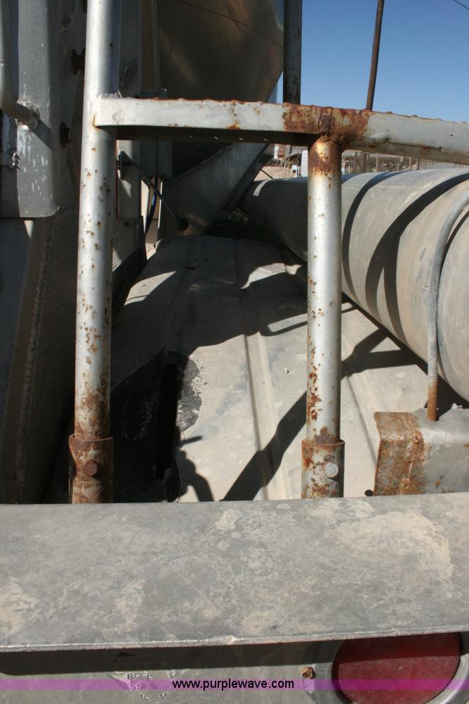 image for item G5526 1989 J&L pneumatic dry bulk trailer