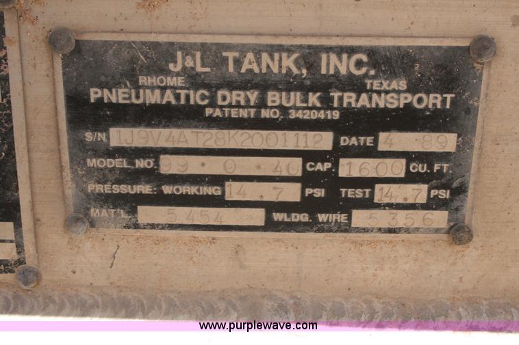 image for item G5526 1989 J&L pneumatic dry bulk trailer