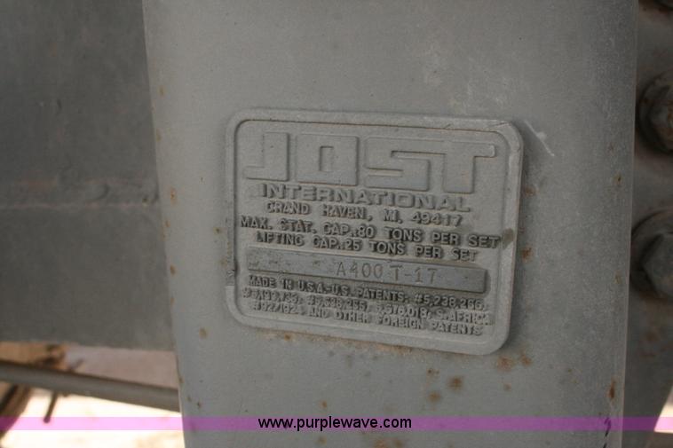 image for item G5529 1974 Fruehauf pneumatic dry bulk trailer