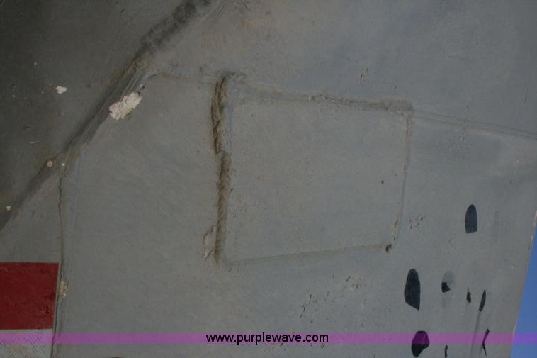 image for item G5529 1974 Fruehauf pneumatic dry bulk trailer