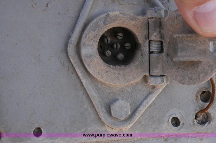 image for item G5529 1974 Fruehauf pneumatic dry bulk trailer