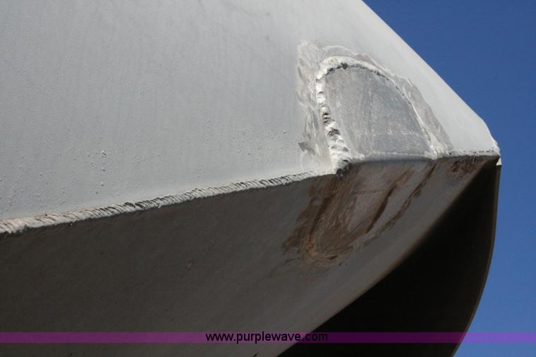 image for item G5529 1974 Fruehauf pneumatic dry bulk trailer