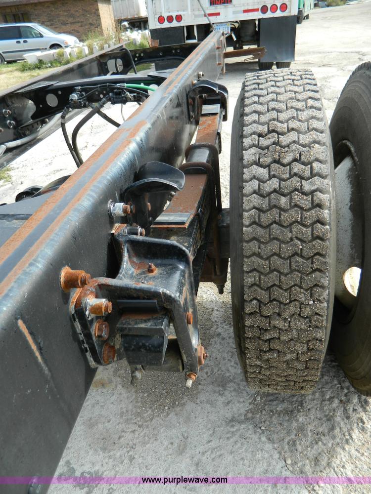 image for item G7503 1995 Freightliner FL60 semi truck