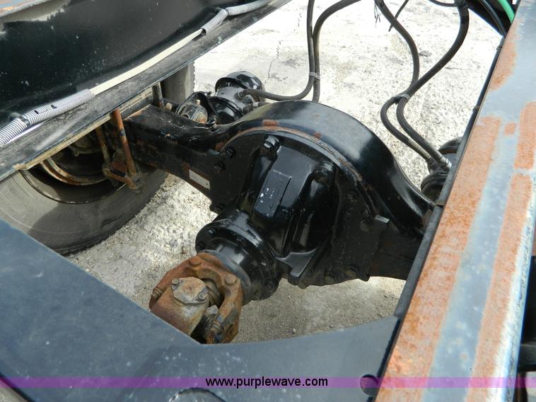 image for item G7503 1995 Freightliner FL60 semi truck