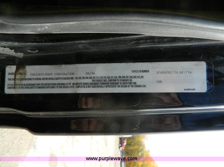 image for item G7503 1995 Freightliner FL60 semi truck