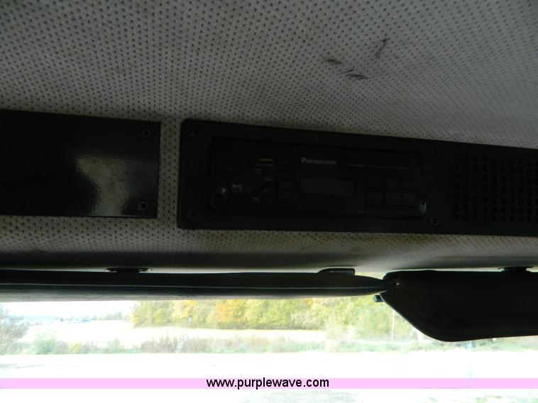 image for item G7503 1995 Freightliner FL60 semi truck