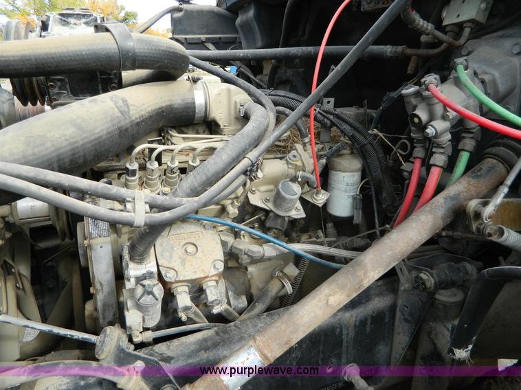 image for item G7503 1995 Freightliner FL60 semi truck