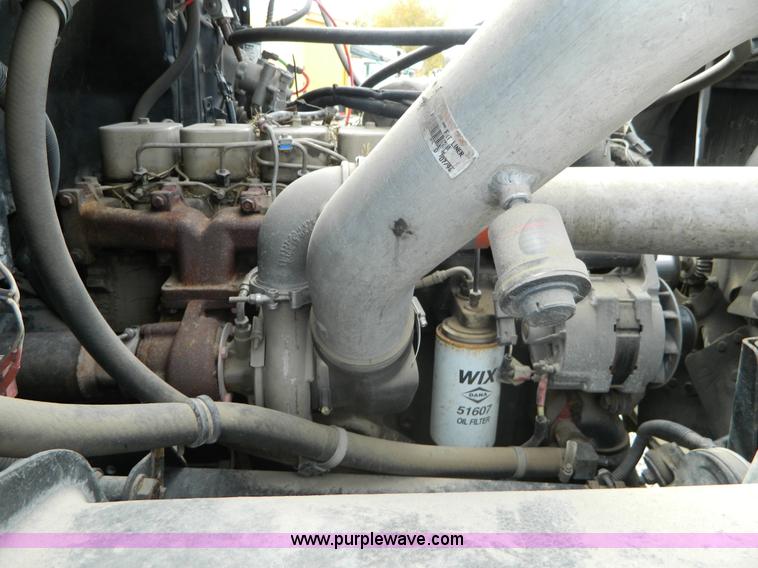 image for item G7503 1995 Freightliner FL60 semi truck