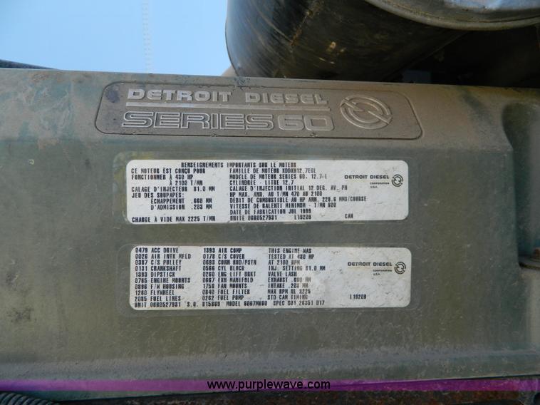 image for item G7549 2000 Freightliner FLD120 semi truck