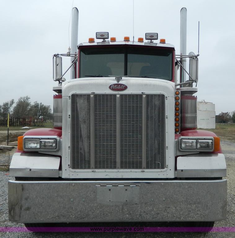 image for item G7557 1991 Peterbilt 379 Glider Kit semi truck