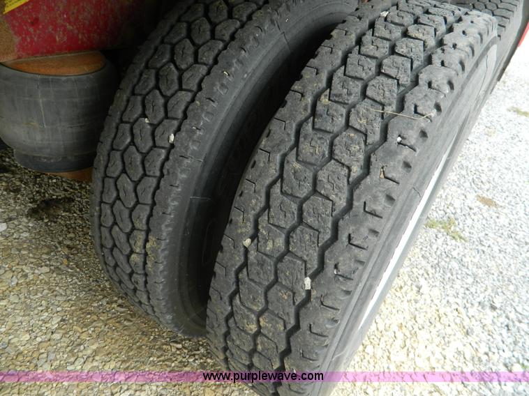 image for item G7557 1991 Peterbilt 379 Glider Kit semi truck