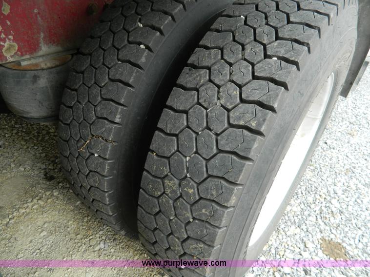 image for item G7557 1991 Peterbilt 379 Glider Kit semi truck