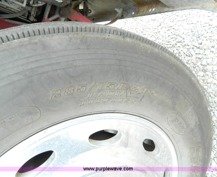 image for item G7557 1991 Peterbilt 379 Glider Kit semi truck