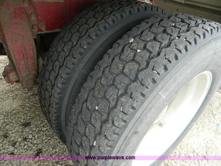 image for item G7557 1991 Peterbilt 379 Glider Kit semi truck