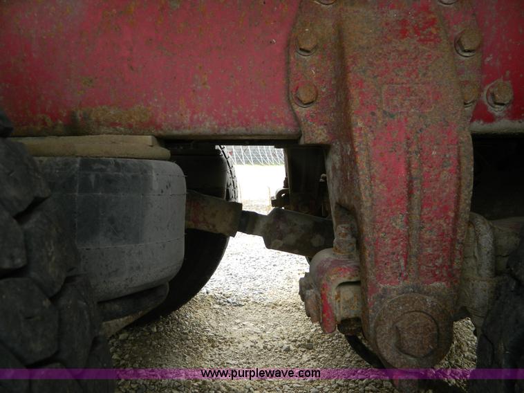 image for item G7557 1991 Peterbilt 379 Glider Kit semi truck