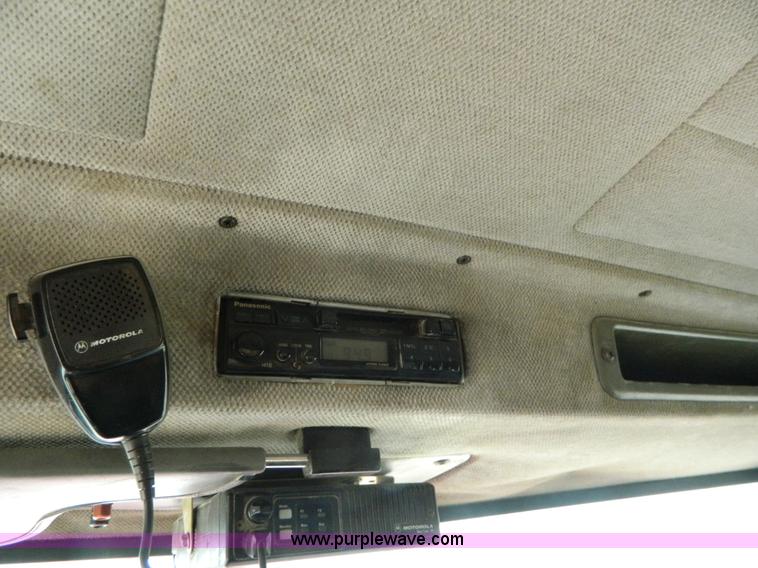 image for item G7557 1991 Peterbilt 379 Glider Kit semi truck