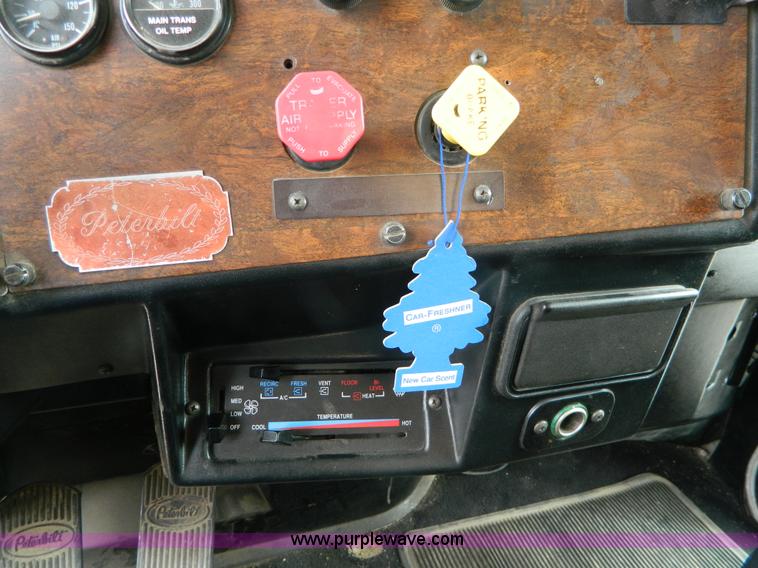 image for item G7557 1991 Peterbilt 379 Glider Kit semi truck