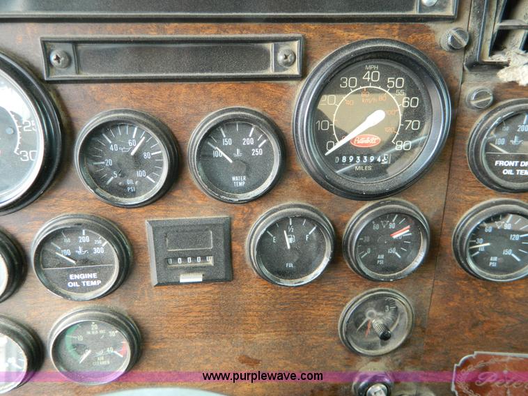 image for item G7557 1991 Peterbilt 379 Glider Kit semi truck