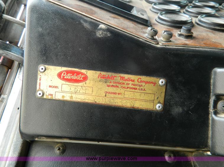 image for item G7557 1991 Peterbilt 379 Glider Kit semi truck