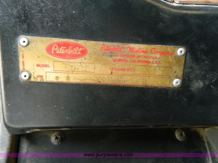 image for item G7557 1991 Peterbilt 379 Glider Kit semi truck